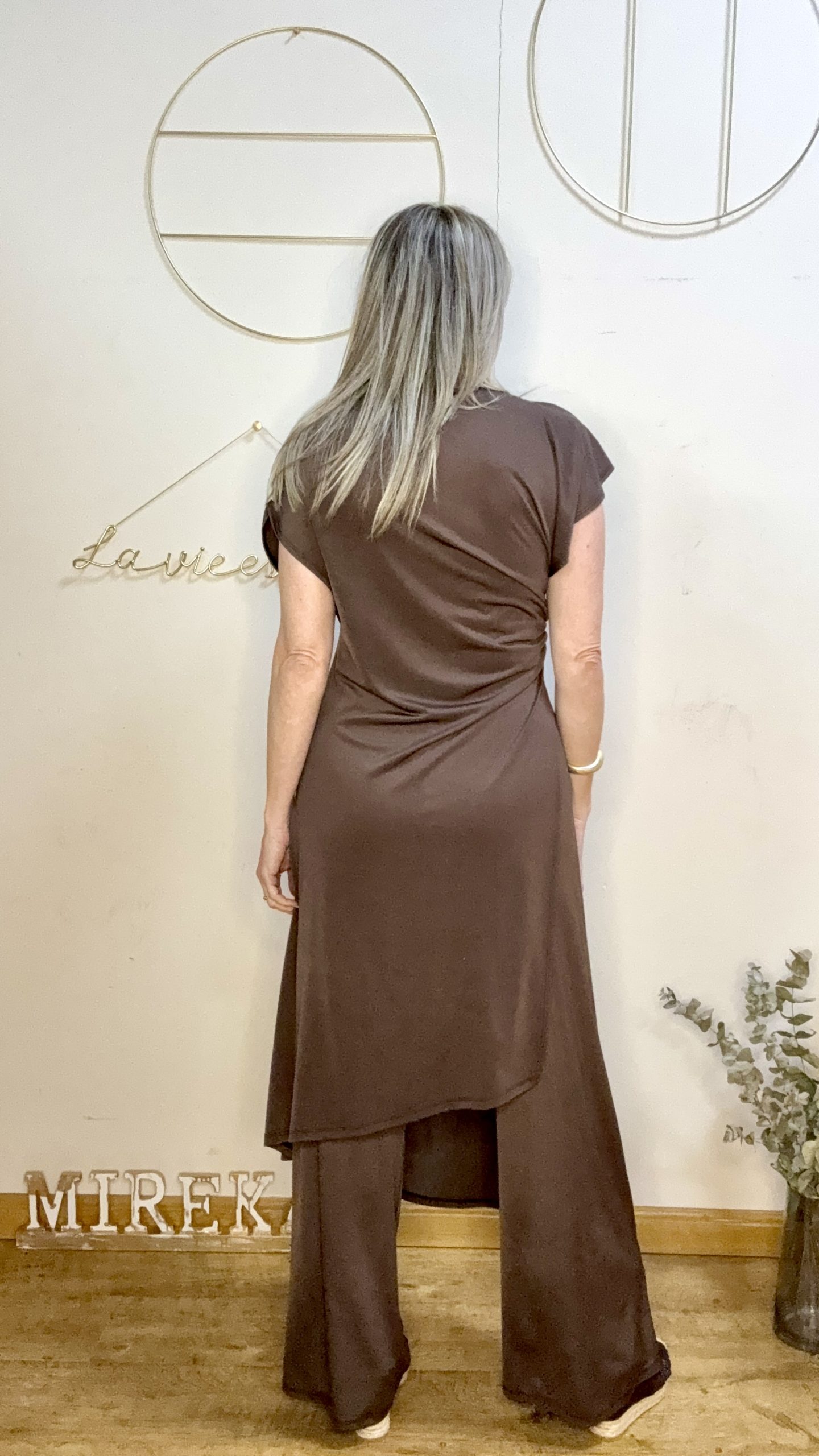 CAMISETA ESSENCIA ASIMETRICA - Imagen 9